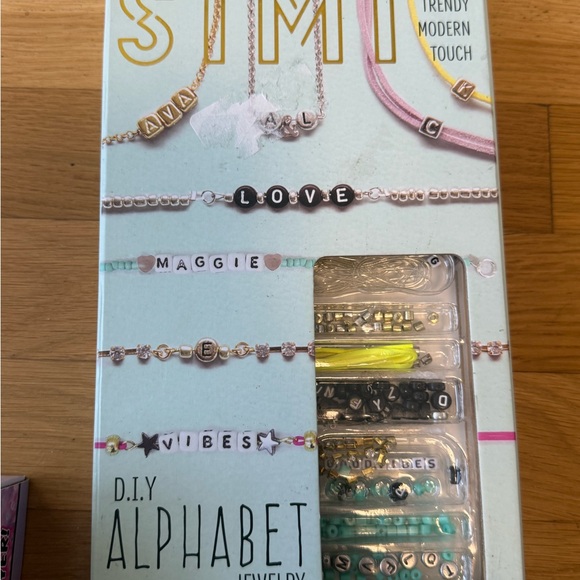 Girl’s Ultimate DIY Craft & Spa Gift Set birthday for girls NWT - Picture 4 of 9